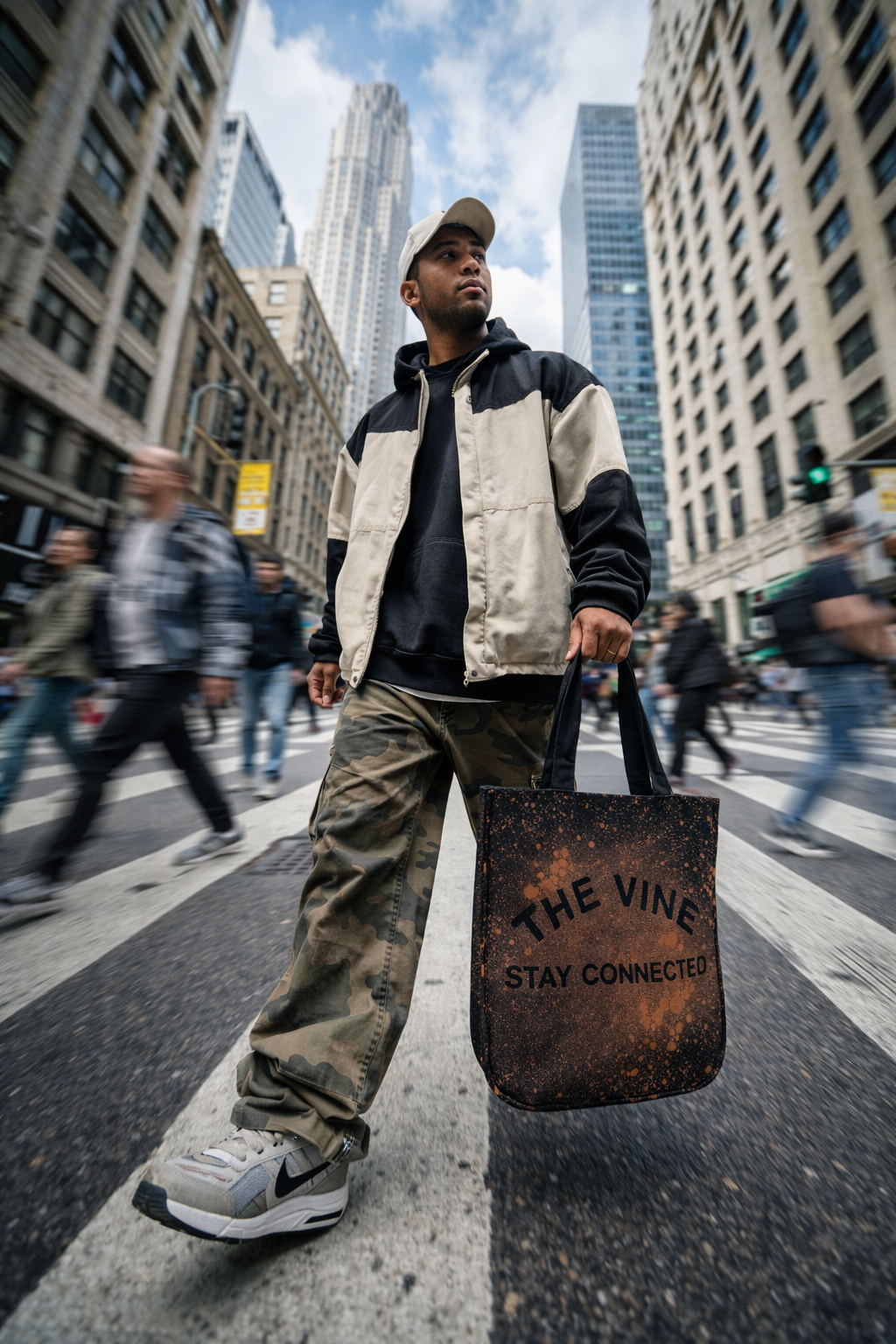 THE VINE TOTE BAG